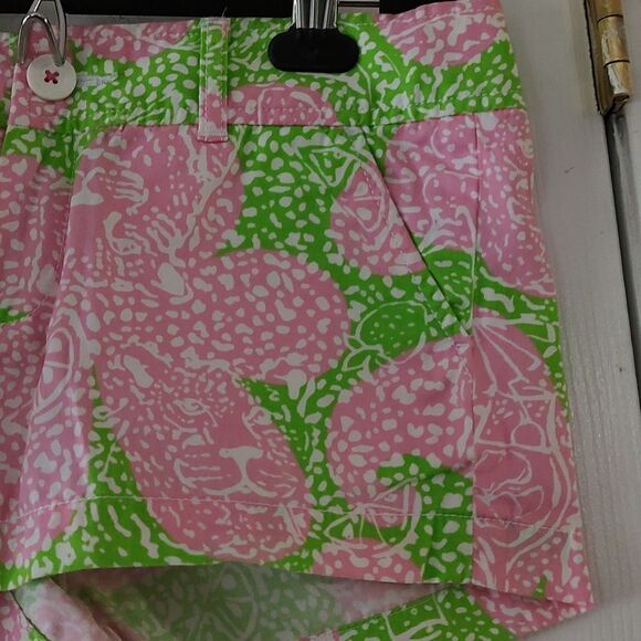 Lilly Pulitzer  green pink fruit animal print flat front  The Walsh Short Sz 0 - Picture 2 of 7